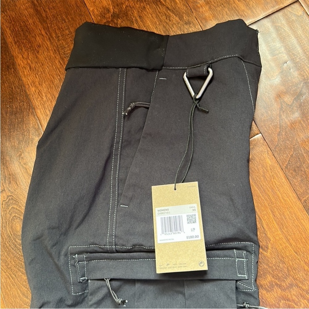 Nike Women's ACG Smith Summit Cargo Pants - Picture 5 of 7